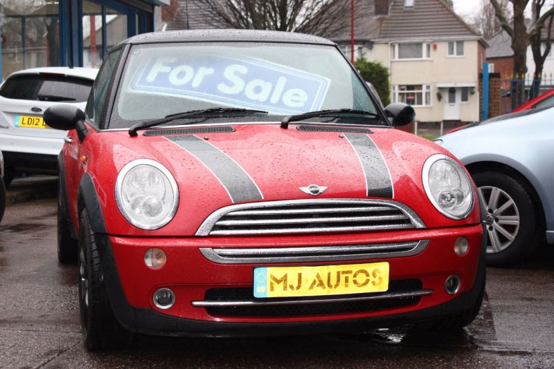 2005 Mini Hatchback 1.6 Cooper 3dr image 1