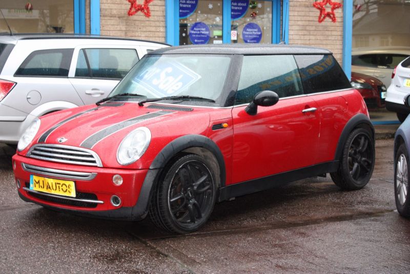 2005 Mini Hatchback 1.6 Cooper 3dr image 2