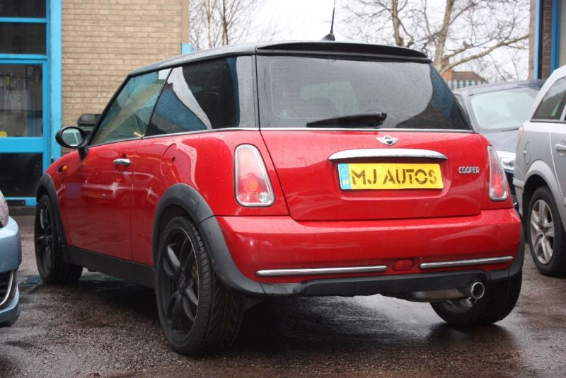 2005 Mini Hatchback 1.6 Cooper 3dr image 4