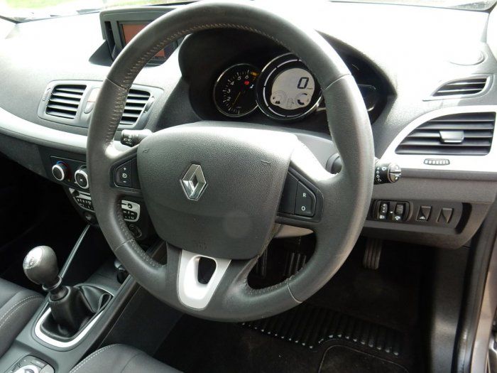 2010 Renault Megane 1.6 16V 5dr image 6