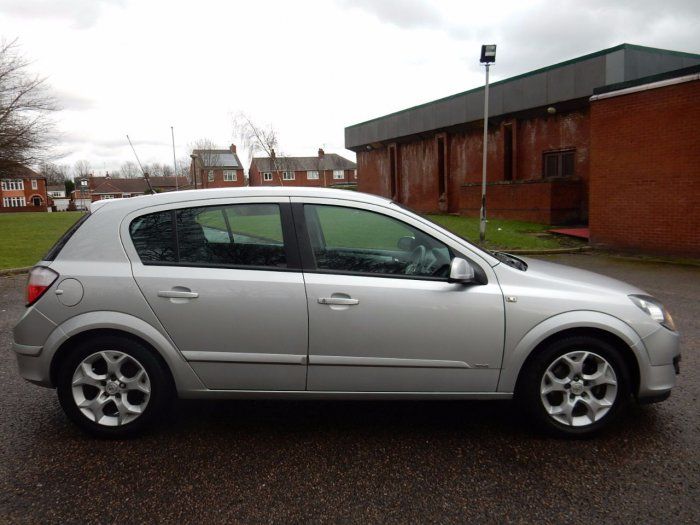 2006 Vauxhall Astra 1.6i 16V SXi 5dr image 2