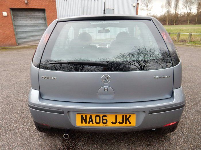 2006 Vauxhall Corsa 1.2i 16V 3dr image 5