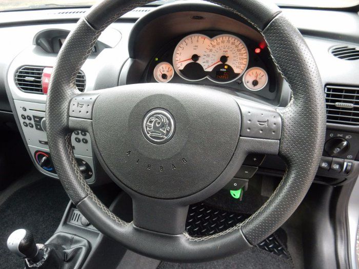 2006 Vauxhall Corsa 1.2i 16V 3dr image 6