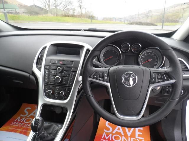 2013 Vauxhall Astra 1.7 GTC SRI CDTI S/S 3d image 9