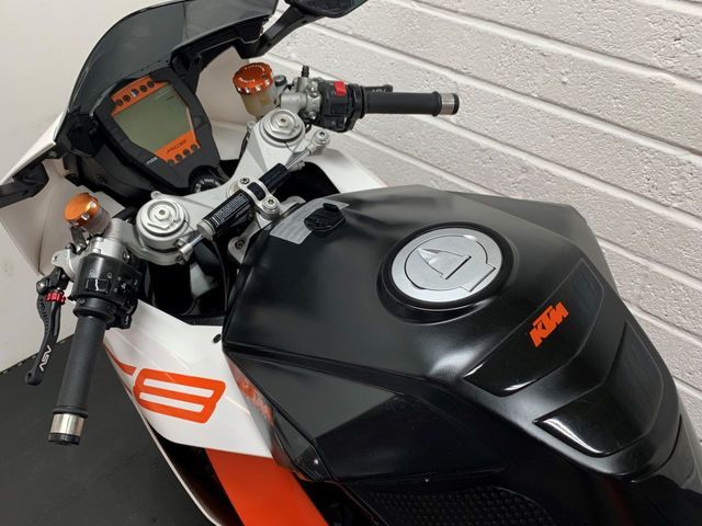 2011 KTM RC8 image 6