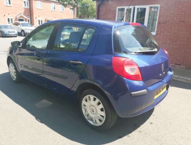 2006 Renault Clio 1.2 petrol. 1 year Mot