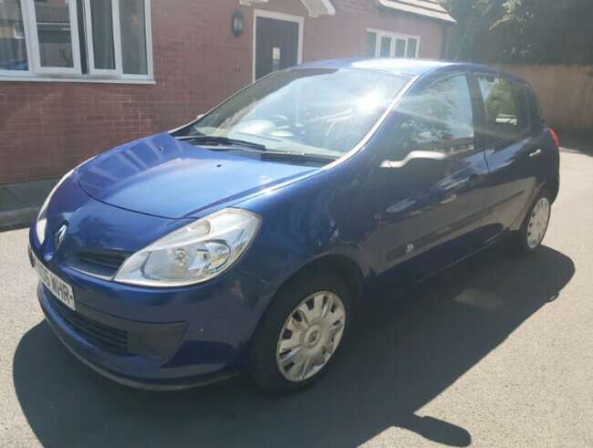 2006 Renault Clio 1.2 petrol. 1 year Mot