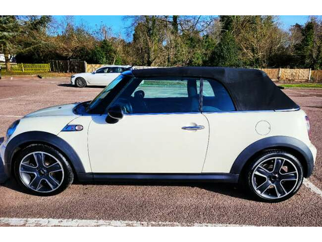 2011 Mini Cooper Convertible R57