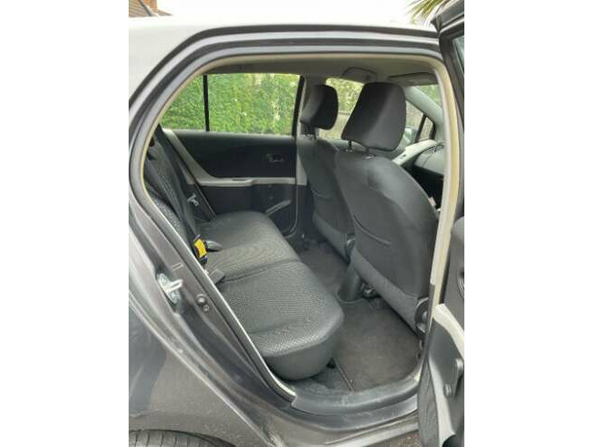 2011 Toyota, Yaris, Hatchback, Manual, 1329 (cc), 5 Doors