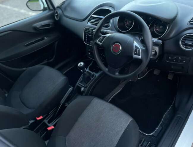 2016 Fiat Punto Pop, 31k miles.