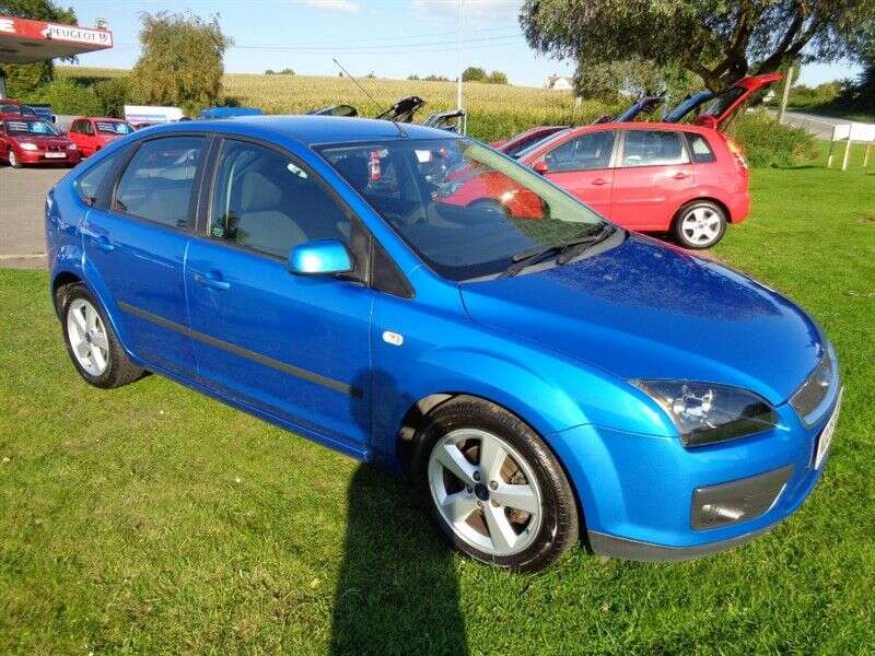 2005 Ford Focus ZETEC image 1