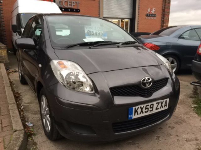 2009 TOYOTA YARIS 1.3 TR VVT-I 5d image 1