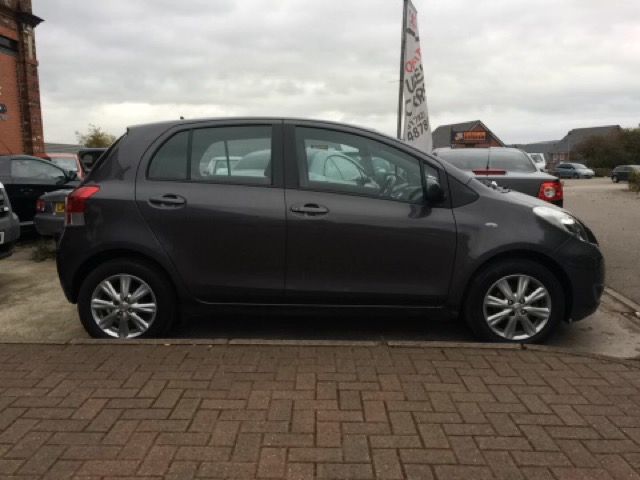 2009 TOYOTA YARIS 1.3 TR VVT-I 5d image 2