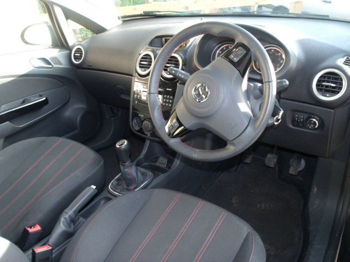 2012 Vauxhall Corsa 1.2 SXi 3dr image 4